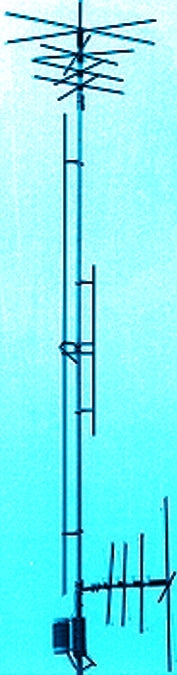 Figure 4 — The MFJ-1796 — a budget-tier, ground-independent stealth vertical: capacitive-hat and inductive end-loading achieve a 50 Ω match with no radials and no RF ground of any kind. Photo: MFJ Enterprises…